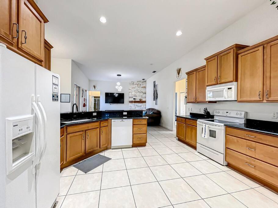 Port St. Lucie Discover Your Oasis: Tropical Haven In Central Psl מראה חיצוני תמונה