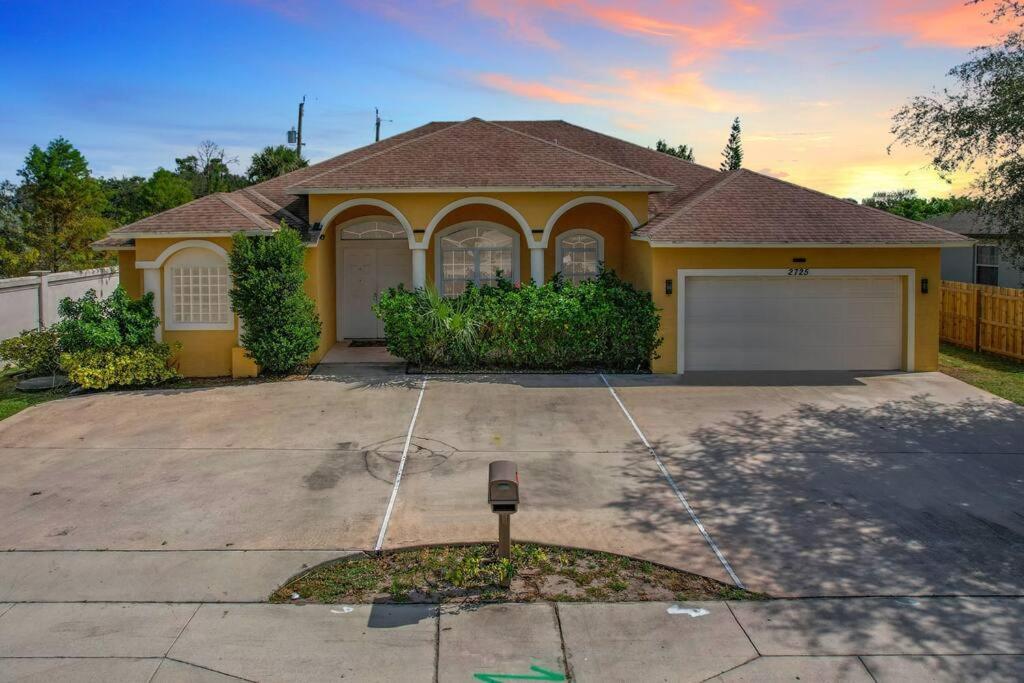 Port St. Lucie Discover Your Oasis: Tropical Haven In Central Psl מראה חיצוני תמונה
